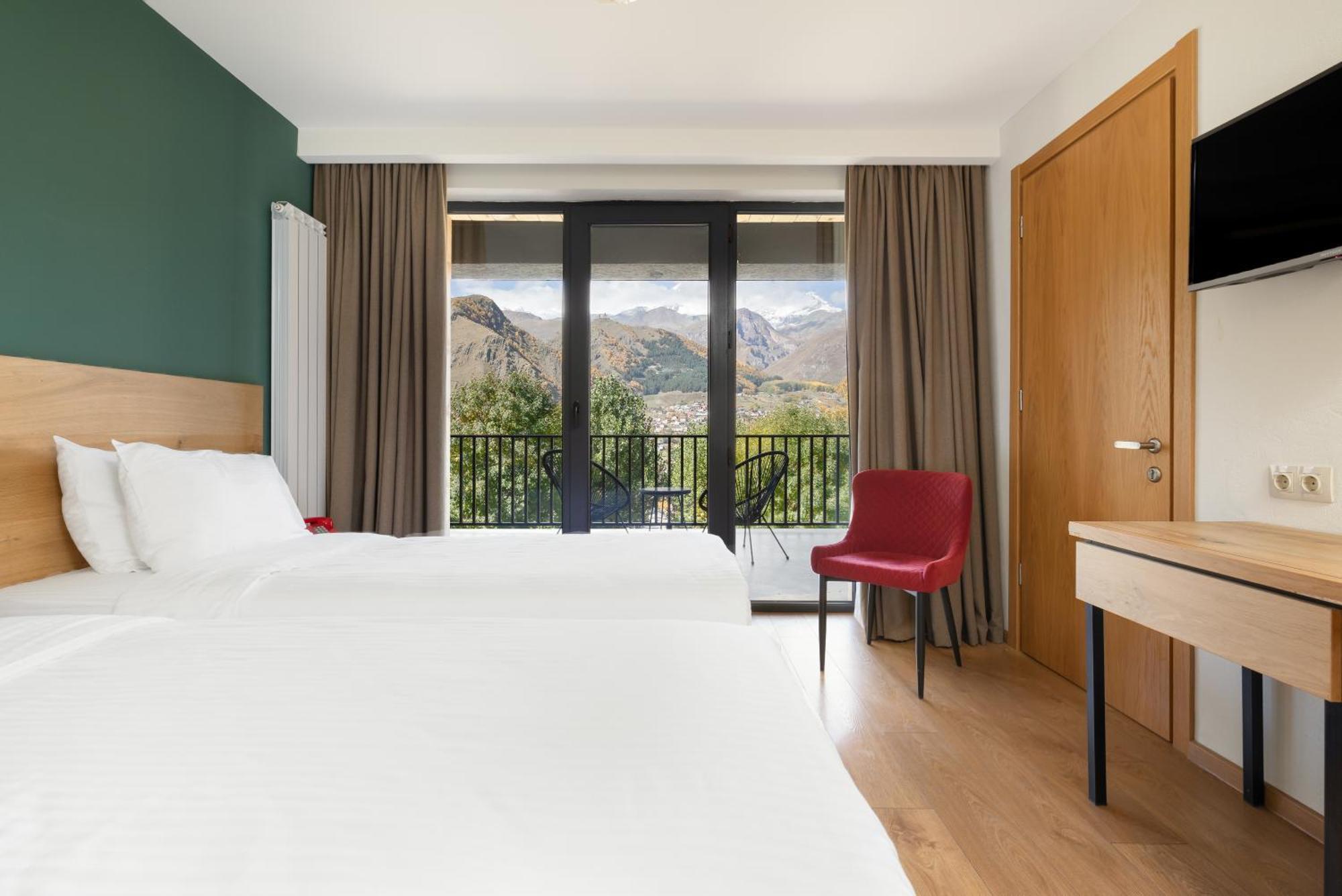 Hotel Intourist Kazbegi Esterno foto