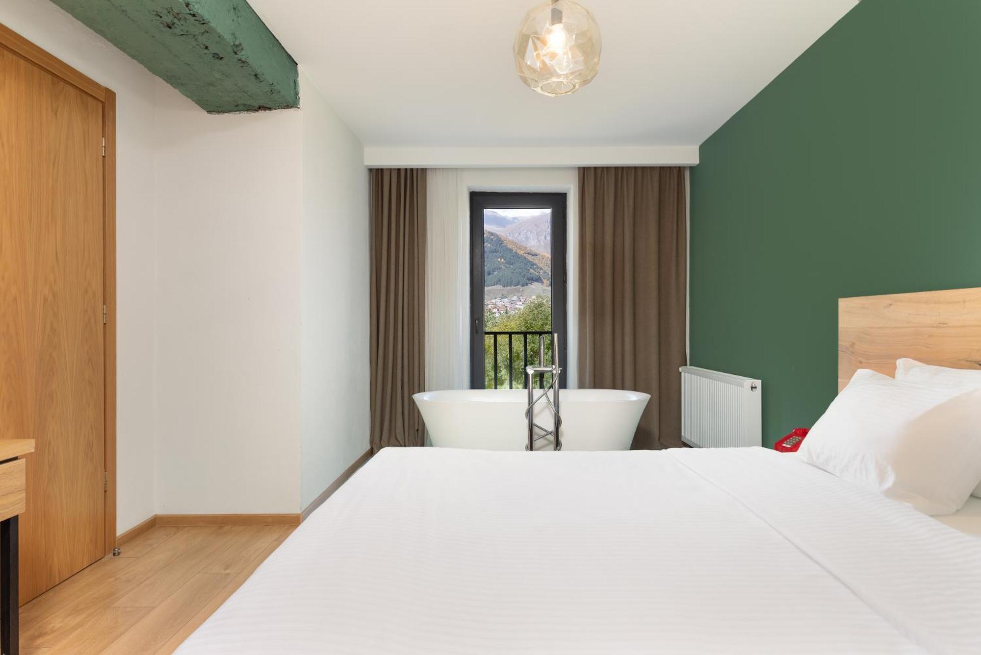 Hotel Intourist Kazbegi Esterno foto