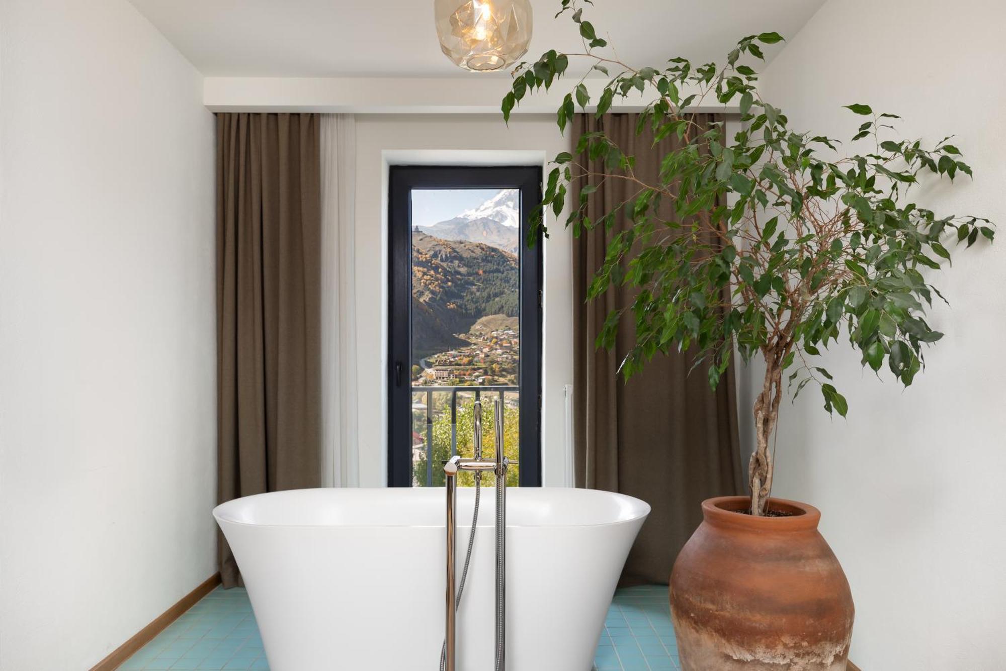 Hotel Intourist Kazbegi Esterno foto