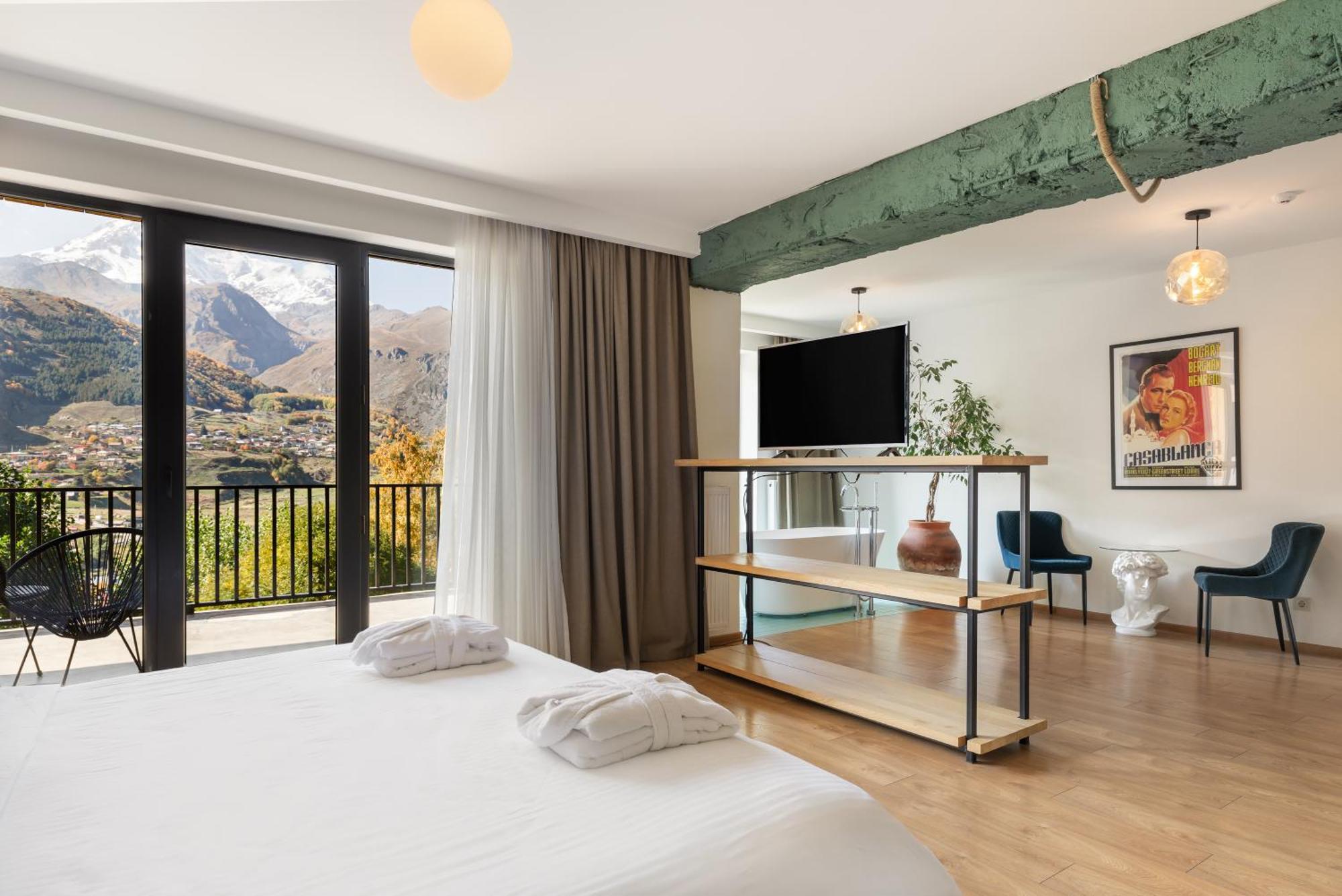 Hotel Intourist Kazbegi Esterno foto